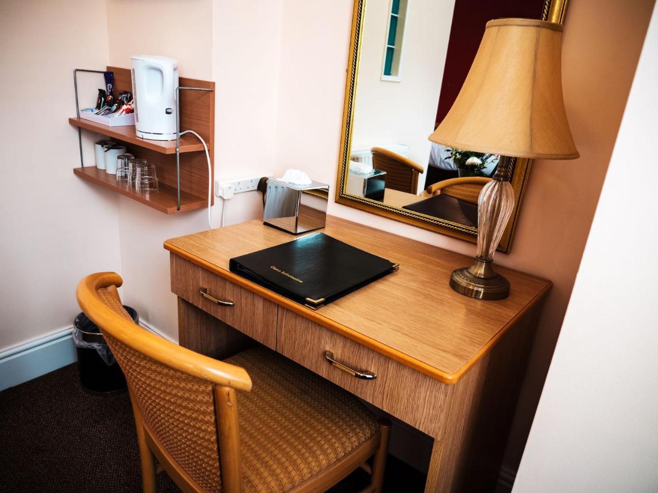 Glen Mona Hotel Дъглас Екстериор снимка